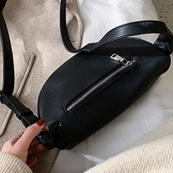 Minimalist fanny pack vegan leather Crossbody bag - Picture 6 of 16